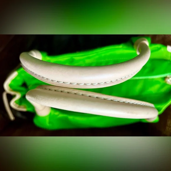 Kate Spade Green Tote - Looks New! Incredible Piece With No Signs Of Wear! - Picture 8 of 13